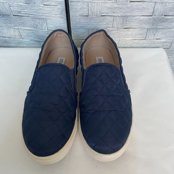 Steve Madden ECNTRCQT Slip-On quilted Upper Navy Blue sz 5.5B - Picture 2 of 7